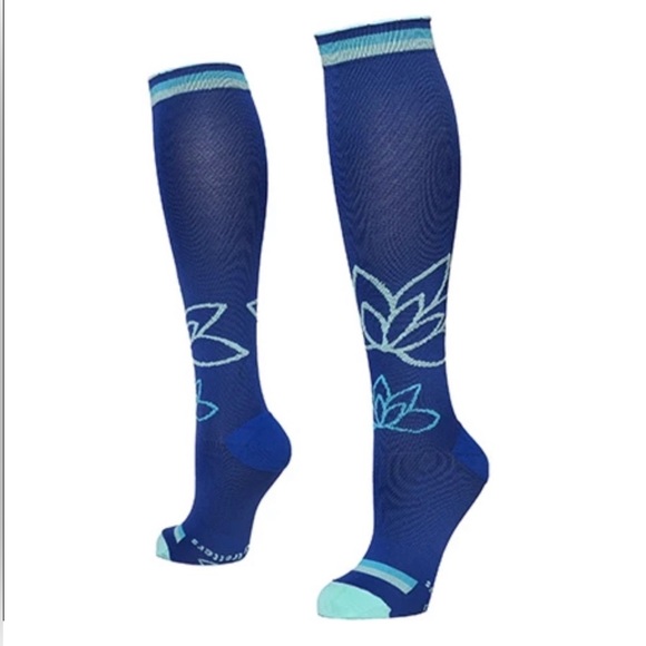 EUC- Lily Trotters S/M Compression Socks - Picture 2 of 4